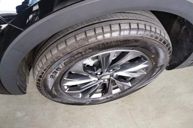Used Hongqi HS5 2023 2.0T Qixiang Pro 500 000th Unit Commemorative Edition Left Front Wheel Hub