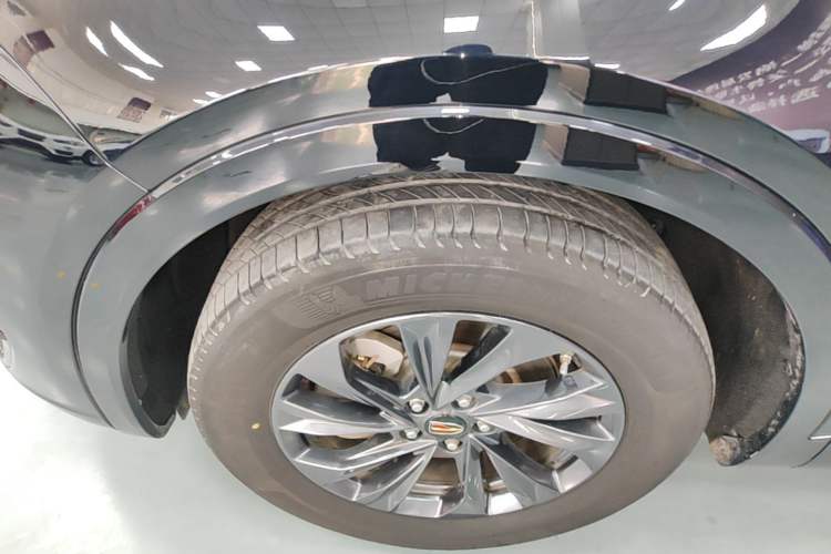 Used Hongqi HS5 2023 2.0T Qixiang Pro Edition Left Front Wheel Hub