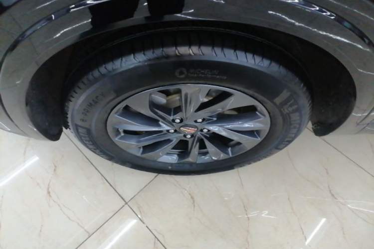 Used Hongqi HS5 2023 2.0T Qixiang Pro Edition Left Front Wheel Hub