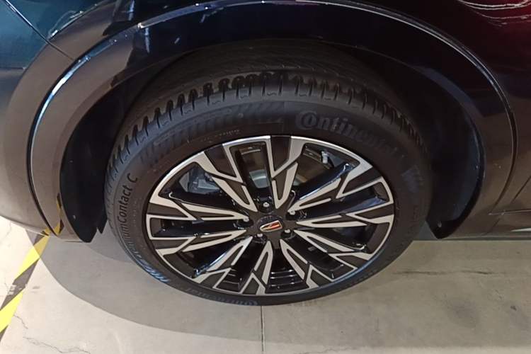 Used Hongqi HS5 2023 2.0T Four-Wheel Drive Flagship Pro Edition Left Front Wheel Hub