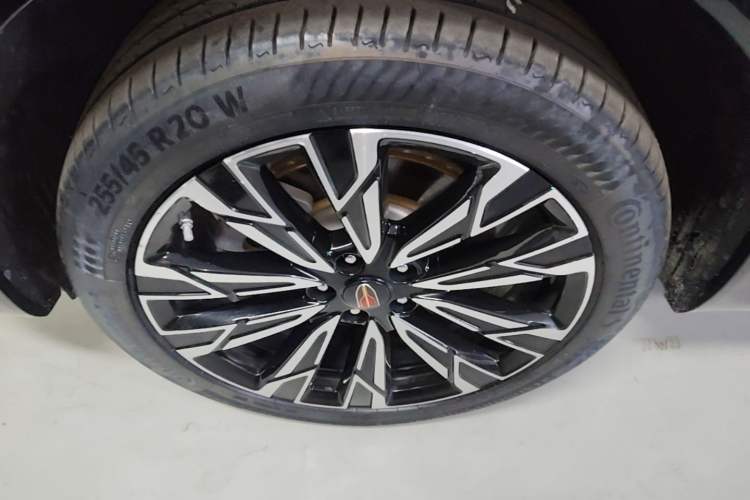 Used Hongqi HS5 2023 2.0T Four-Wheel Drive Flagship Pro Edition Left Front Wheel Hub