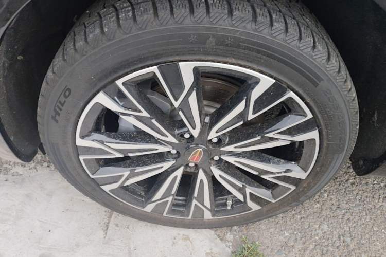 Used Hongqi HS5 2023 2.0T Four-Wheel Drive Flagship Pro Edition Left Front Wheel Hub