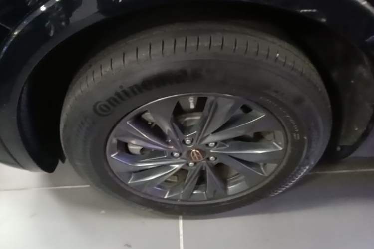 Used Hongqi HS5 2023 2.0T Qixiang Pro Edition Left Front Wheel Hub