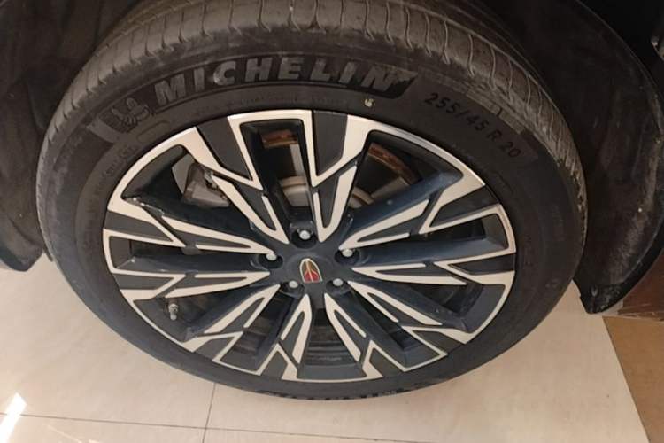 Used Hongqi HS5 2023 2.0T Four-Wheel Drive Flagship Pro Edition Left Front Wheel Hub