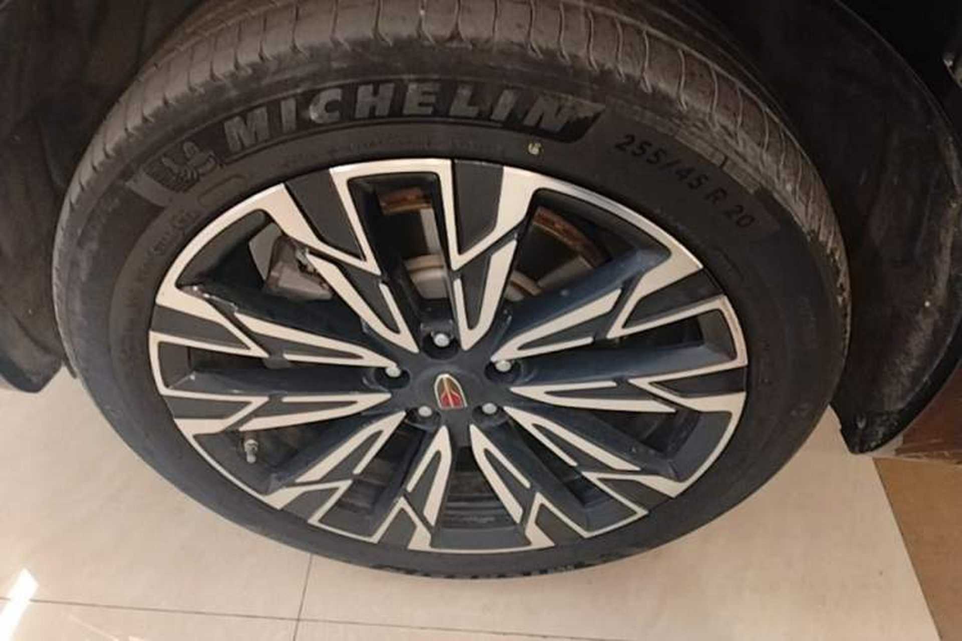 Used Hongqi HS5 2023 2.0T Four-Wheel Drive Flagship Pro Edition Left Front Wheel Hub
