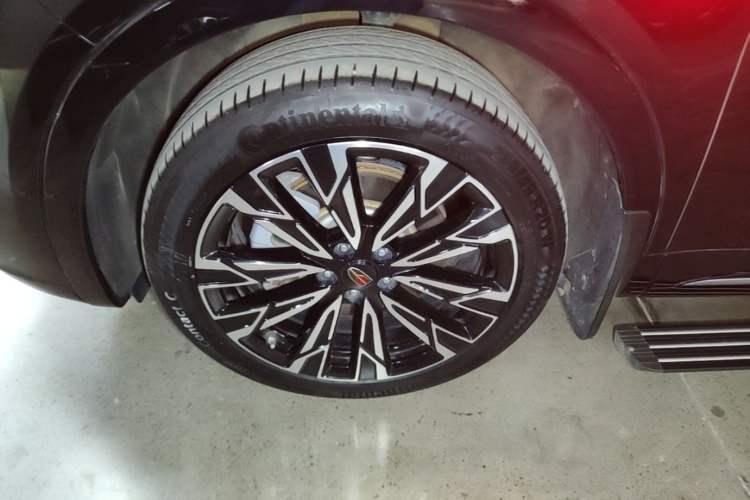 Used Hongqi HS5 2023 2.0T Four-Wheel Drive Flagship Pro Edition Left Front Wheel Hub