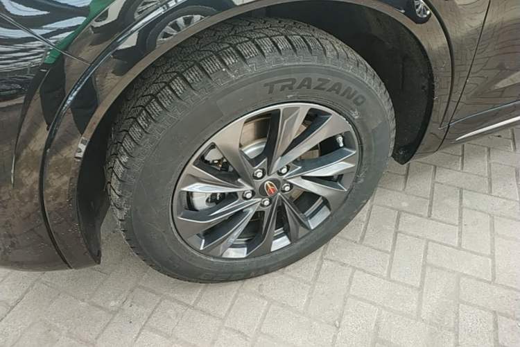 Used Hongqi HS5 2023 2.0T Qixiang Pro Edition Left Front Wheel Hub