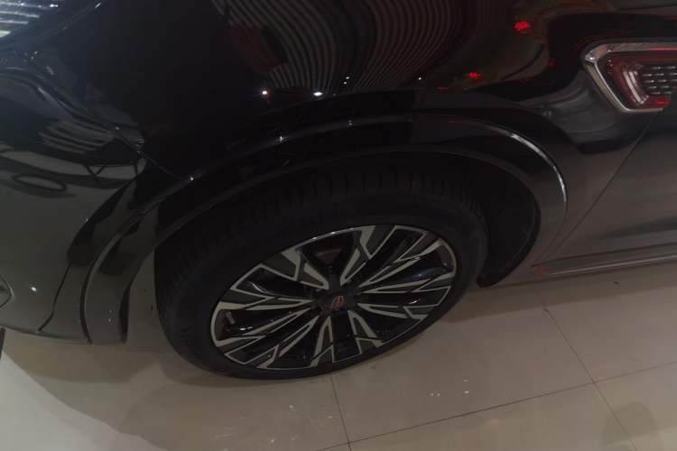 Used Hongqi HS5 2023 2.0T Four-Wheel Drive Flagship Pro Edition Left Front Wheel Hub