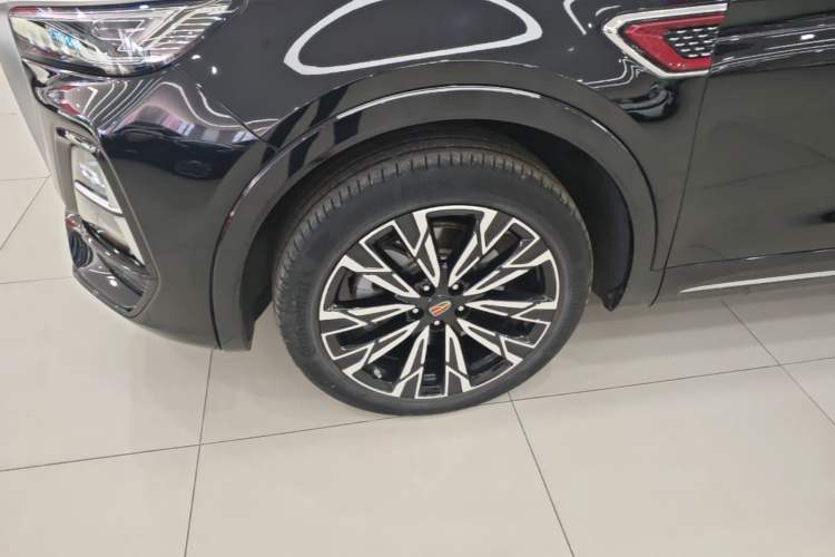Used Hongqi HS5 2023 2.0T Four-Wheel Drive Flagship Pro Edition Left Front Wheel Hub
