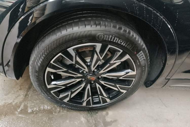 Used Hongqi HS5 2023 2.0T Four-Wheel Drive Flagship Pro Edition Left Front Wheel Hub