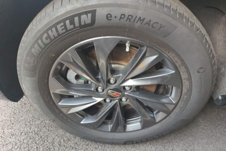 Used Hongqi HS5 2023 2.0T Qixiang Pro Edition Left Front Wheel Hub