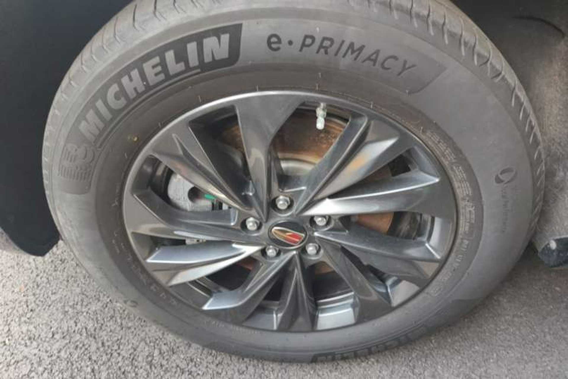 Used Hongqi HS5 2023 2.0T Qixiang Pro Edition Left Front Wheel Hub