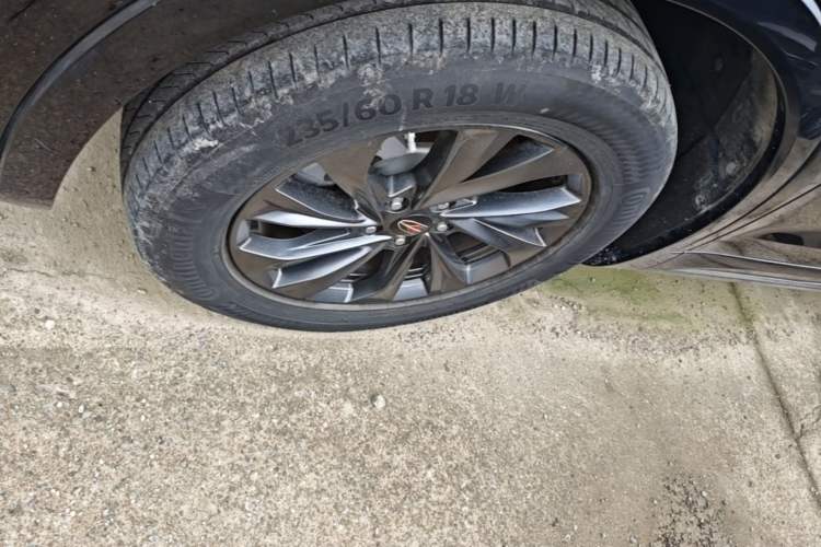 Used Hongqi HS5 2023 2.0T Qixiang Pro Edition Left Front Wheel Hub