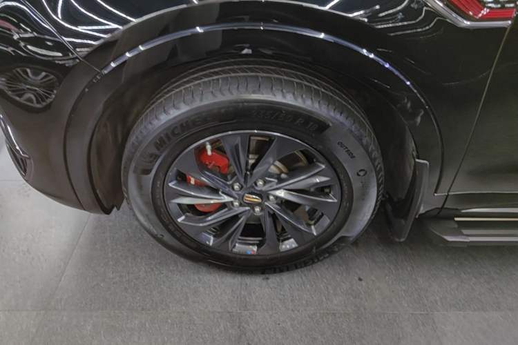 Used Hongqi HS5 2023 2.0T Qixiang Pro Edition Left Front Wheel Hub