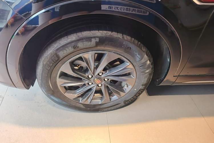 Used Hongqi HS5 2023 2.0T Qixiang Pro Edition Left Front Wheel Hub