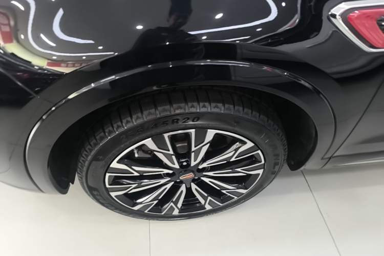 Used Hongqi HS5 2023 2.0T Four-Wheel Drive Flagship Pro Edition Left Front Wheel Hub