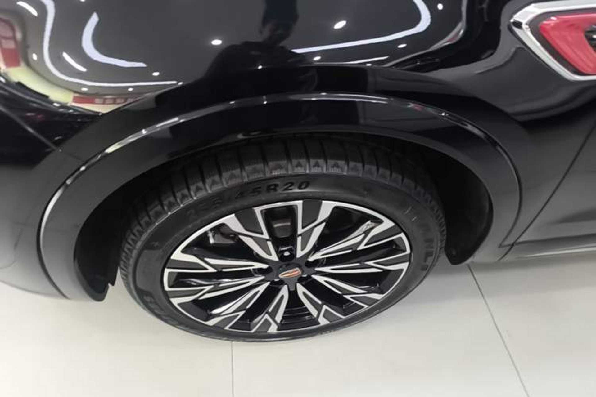 Used Hongqi HS5 2023 2.0T Four-Wheel Drive Flagship Pro Edition Left Front Wheel Hub