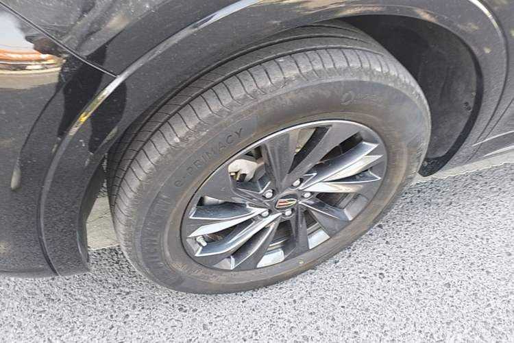 Used Hongqi HS5 2023 2.0T Qixiang Pro Edition Left Front Wheel Hub
