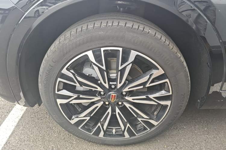 Used Hongqi HS5 2023 2.0T Four-Wheel Drive Flagship Pro Edition Left Front Wheel Hub