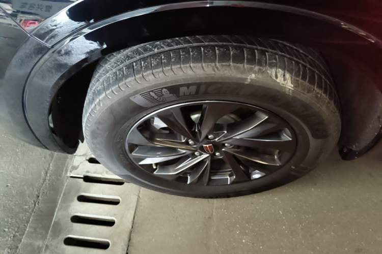 Used Hongqi HS5 2023 2.0T Qixiang Pro Edition Left Front Wheel Hub