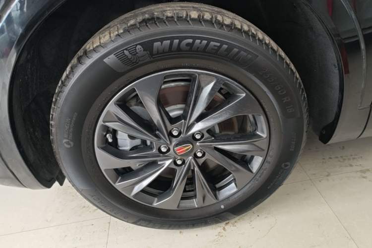 Used Hongqi HS5 2023 2.0T Qixiang Pro Edition Left Front Wheel Hub