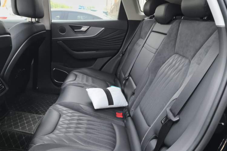 Used Hongqi HS5 2023 2.0T Qixiang Pro Edition Left Rear Seat