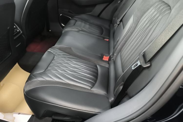 Used Hongqi HS5 2023 2.0T Four-Wheel Drive Flagship Pro Edition Left Rear Seat