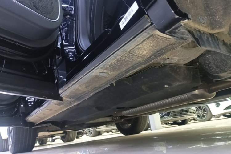 Used Hongqi HS5 2023 2.0T Qixiang Pro Edition Left Side Sill