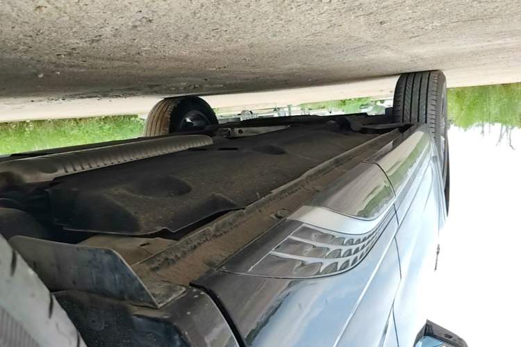Used Hongqi HS5 2023 2.0T Qixiang Pro Edition Left Side Sill