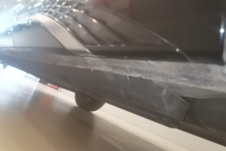 Used Hongqi HS5 2023 2.0T Qixiang Pro Edition Left Side Sill