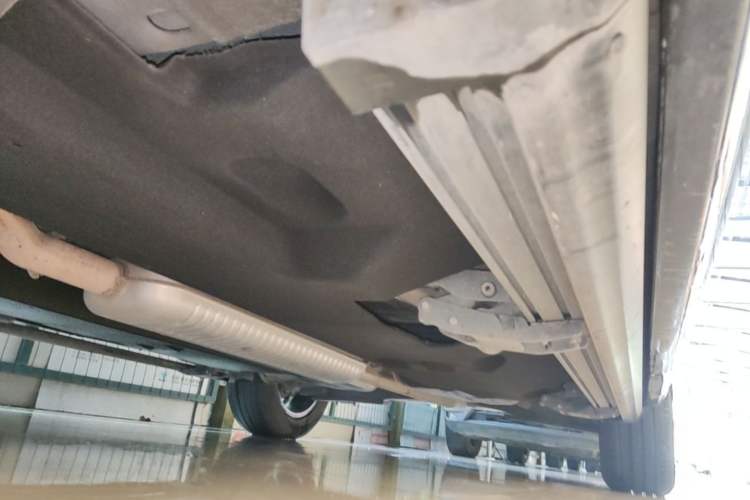 Used Hongqi HS5 2023 2.0T Qixiang Pro Edition Left Side Sill