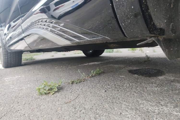 Used Hongqi HS5 2023 2.0T Four-Wheel Drive Flagship Pro Edition Left Side Sill