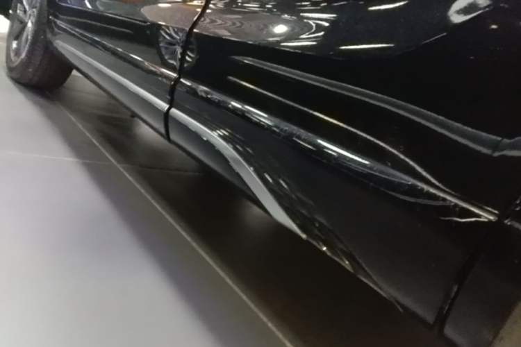 Used Hongqi HS5 2023 2.0T Qixiang Pro Edition Left Side Sill