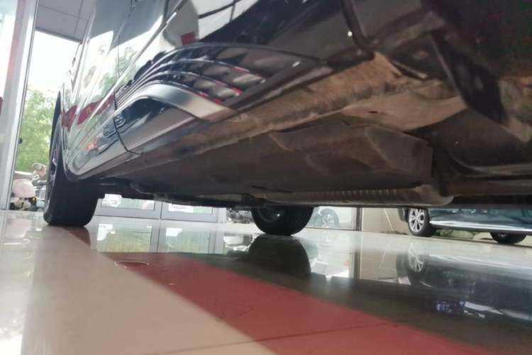 Used Hongqi HS5 2023 2.0T Qixiang Pro Edition Left Side Sill