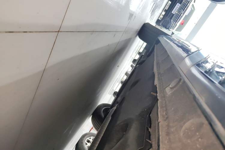 Used Hongqi HS5 2023 2.0T Qixiang Pro Edition Left Side Sill