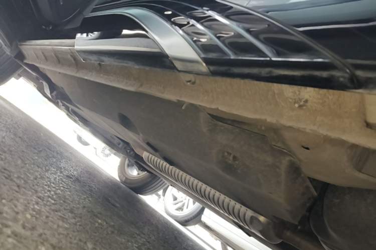 Used Hongqi HS5 2023 2.0T Qixiang Pro Edition Left Side Sill
