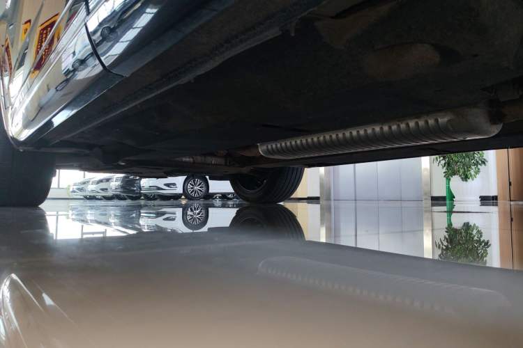 Used Hongqi HS5 2023 2.0T Four-Wheel Drive Flagship Pro Edition Left Side Sill