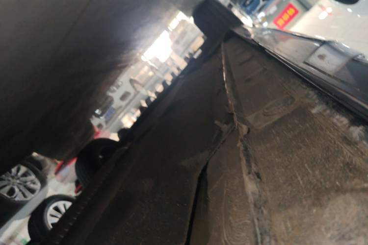 Used Hongqi HS5 2023 2.0T Qixiang Pro Edition Left Side Sill