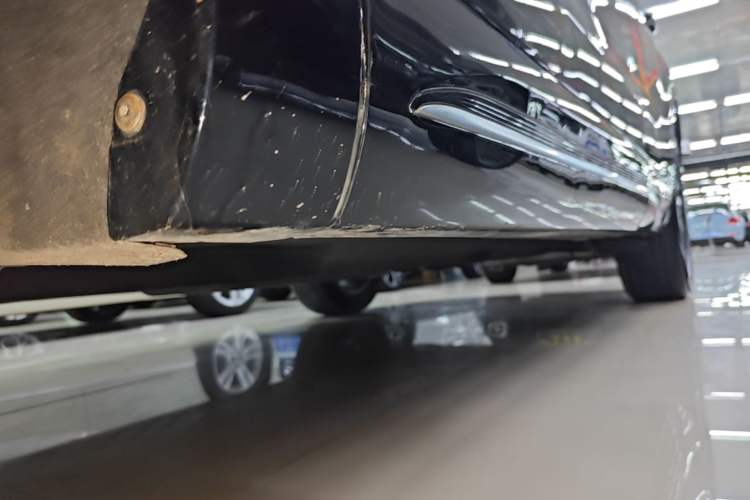 Used Hongqi HS5 2023 2.0T Qixiang Pro Edition Left Side Sill