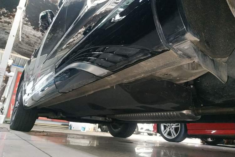 Used Hongqi HS5 2023 2.0T Qixiang Pro Edition Left Side Sill