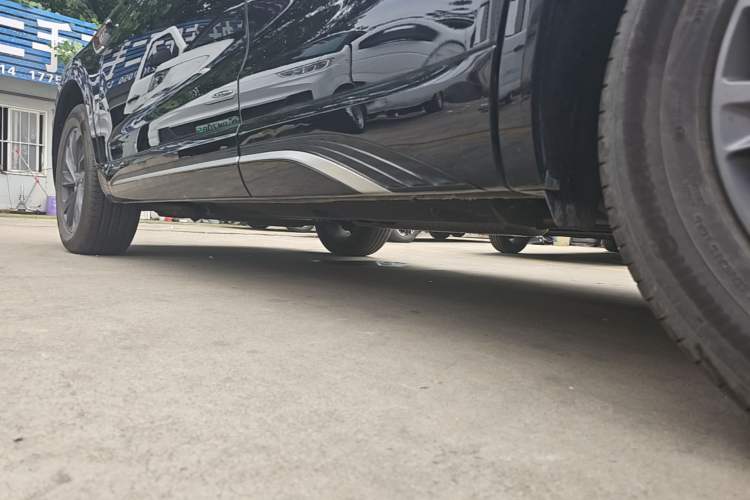 Used Hongqi HS5 2023 2.0T Qixiang Pro Edition Left Side Sill