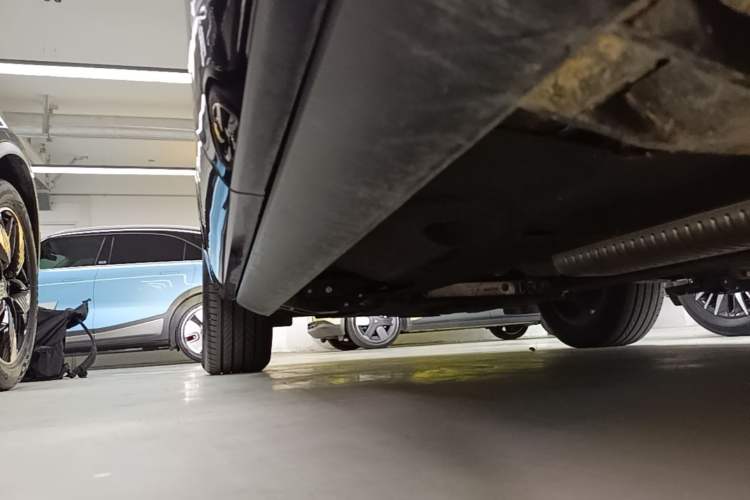 Used Hongqi HS5 2023 2.0T Qixiang Pro Edition Left Side Sill