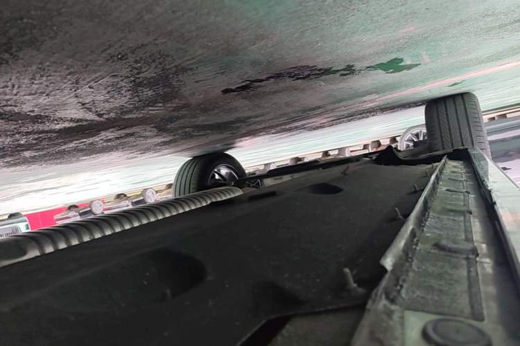 Used Hongqi HS5 2023 2.0T Four-Wheel Drive Flagship Pro Edition Left Side Sill