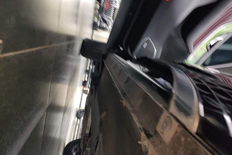 Used Hongqi HS5 2023 2.0T Qixiang Pro Edition Left Side Sill