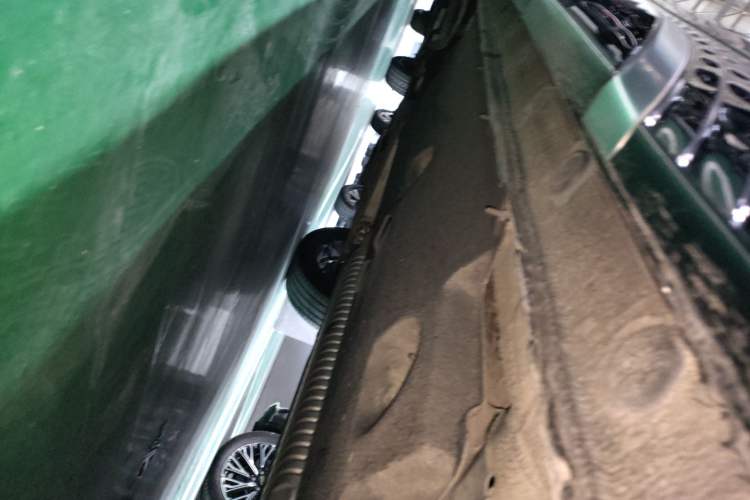 Used Hongqi HS5 2023 2.0T Four-Wheel Drive Flagship Pro Edition Left Side Sill