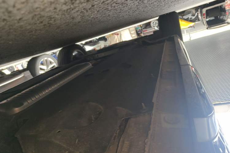 Used Hongqi HS5 2023 2.0T Qixiang Pro Edition Left Side Sill