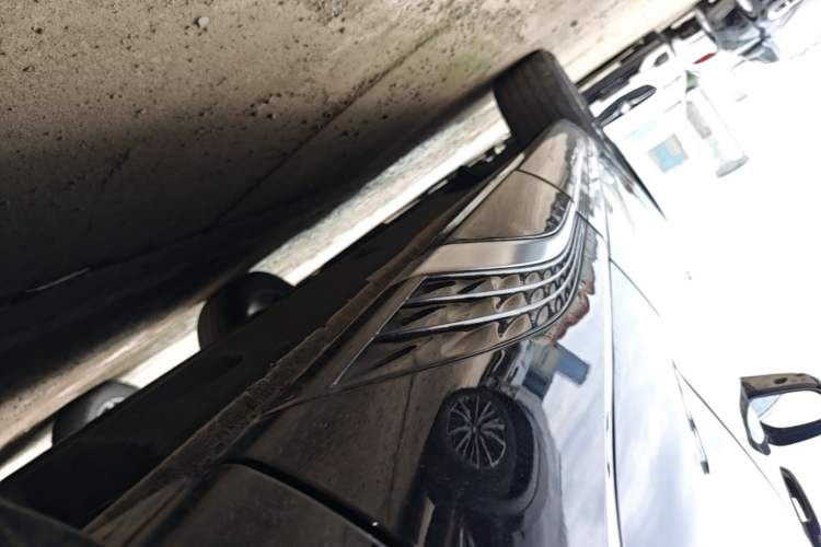 Used Hongqi HS5 2023 2.0T Qixiang Pro Edition Left Side Sill