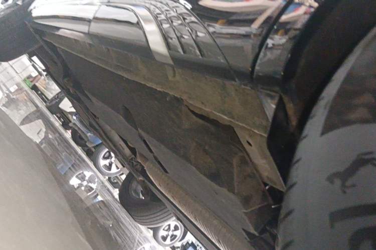 Used Hongqi HS5 2023 2.0T Qixiang Pro Edition Left Side Sill