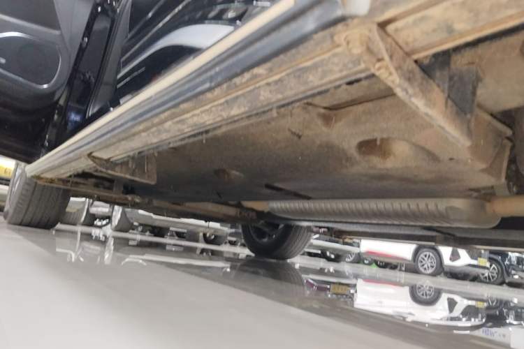 Used Hongqi HS5 2023 2.0T Qixiang Pro Edition Left Side Sill