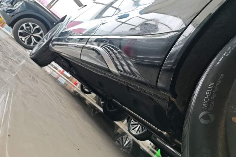 Used Hongqi HS5 2023 2.0T Qixiang Pro Edition Left Side Sill
